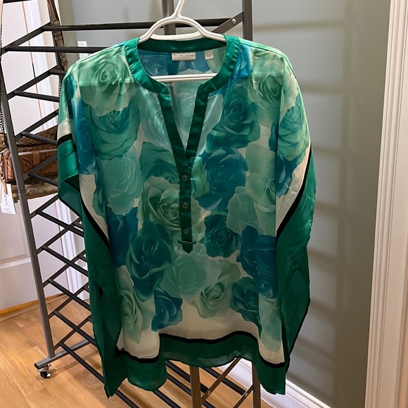 New York and Co poncho - Picture 1 of 2